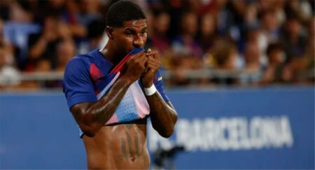 راشفورد: الوضع في برشلونة يختلف عن إنجلترا.. ومركز المهاجم الصريح صعب راشفورد: الوضع في برشلونة يختلف عن إنجلترا.. ومركز المهاجم الصريح صعب