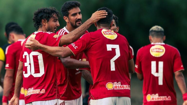 بدلاء الأهلي أمام فاركو في الدوري.. أفشة يجاور الشحات