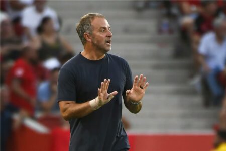 فليك ينتقد لاعبي برشلونة بعد مباراة مايوركا: ما فعلوه ليس مقبولًا