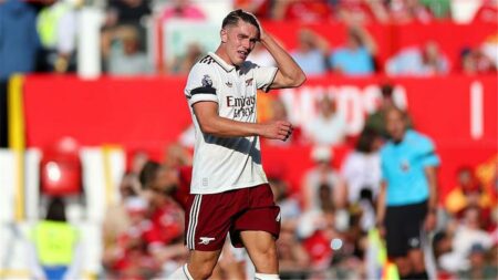 أسطورة آرسنال مدافعًا عن جيوكيريس: سيسجل 20 هدفًا في الموسم