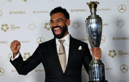 ردود أفعال جماهير ليفربول على فوز محمد صلاح بجائزة أفضل لاعب: جوهرة لن تتكرر ردود أفعال جماهير ليفربول على فوز محمد صلاح بجائزة أفضل لاعب: جوهرة لن تتكرر