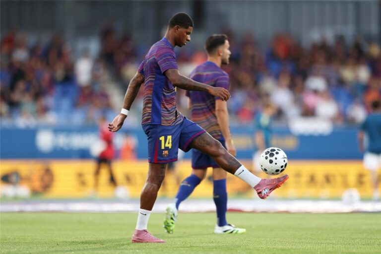 راشفورد يبشر جماهير برشلونة بشأن الصفقة الجديدة.. ويشيد بخوان جارسيا راشفورد يبشر جماهير برشلونة بشأن الصفقة الجديدة.. ويشيد بخوان جارسيا