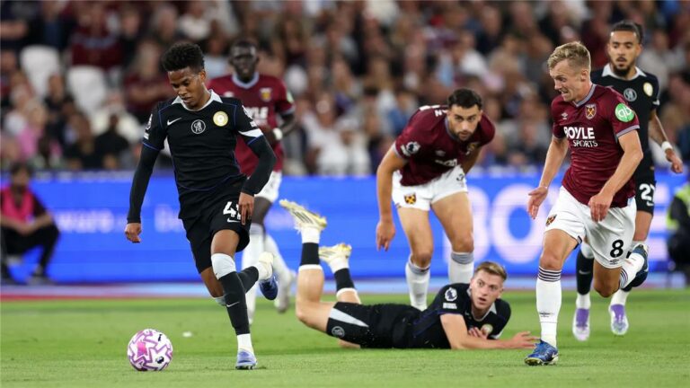 فيديو | تصرف غريب من مشجعي وست هام بعد تقدم تشيلسي بثلاثية