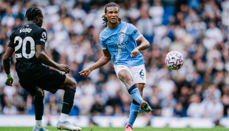 آكي بعد سقوط مانشستر سيتي أمام توتنهام: كل يوم في الدوري الإنجليزي معركة