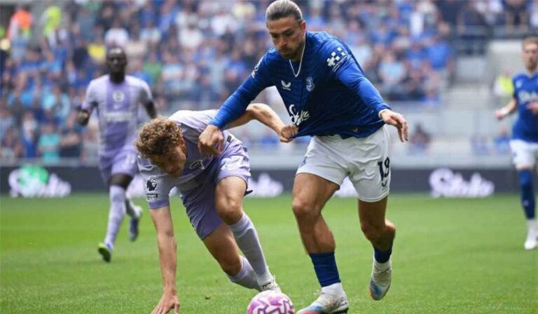 جريليش بعد تألقه مع إيفرتون: ممتن لـ مانشستر سيتي وحان الوقت للتغيير جريليش بعد تألقه مع إيفرتون: ممتن لـ مانشستر سيتي وحان الوقت للتغيير