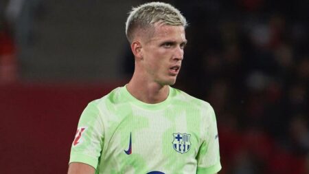 داني أولمو يواجه شبح الإيقاف مع برشلونة حتى يناير 2026 داني أولمو يواجه شبح الإيقاف مع برشلونة حتى يناير 2026