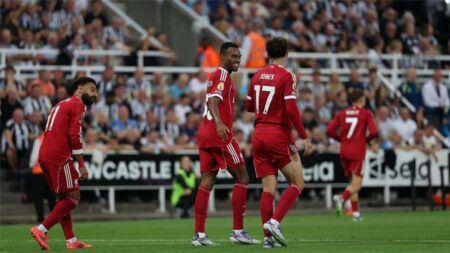 ردود أفعال جماهير ليفربول على أداء محمد صلاح أمام نيوكاسل في الدوري الإنجليزي: يجب إيجاد حل ردود أفعال جماهير ليفربول على أداء محمد صلاح أمام نيوكاسل في الدوري الإنجليزي: يجب إيجاد حل