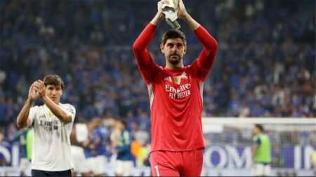 كورتوا يكشف ماذا يطلب ألونسو من لاعبي ريال مدريد وسر الشباك النظيفة في انطلاقة الدوري الإسباني كورتوا يكشف ماذا يطلب ألونسو من لاعبي ريال مدريد وسر الشباك النظيفة في انطلاقة الدوري الإسباني