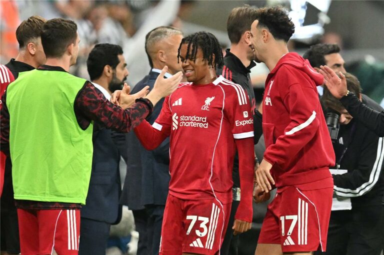 بسبب محمد صلاح.. نجوموها يدخل تاريخ ليفربول والدوري الإنجليزي برقمين مميزين