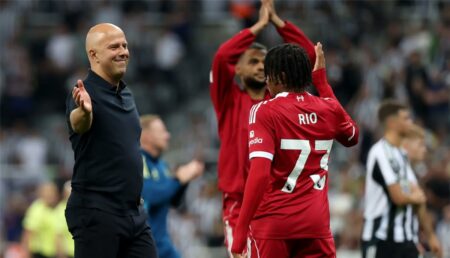 سلوت بعد فوز ليفربول الدرامي على نيوكاسل: لم تكن مباراة كرة قدم.. وتفاجأت بـ إيكتيكي