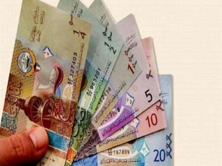 سعر الدينار الكويتي مقابل الجنيه في ختام اليوم الثلاثاء 26-8-2025