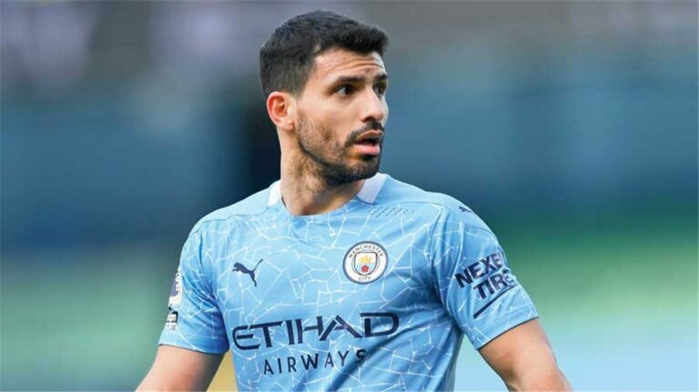 أجويرو يتوقع تألق ثنائي مانشستر سيتي هذا الموسم أجويرو يتوقع تألق ثنائي مانشستر سيتي هذا الموسم