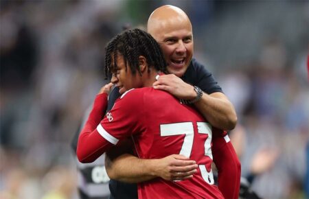 ليفربول يضم عنصرًا جديدًا لجهاز آرني سلوت ويكشف عن مهامه