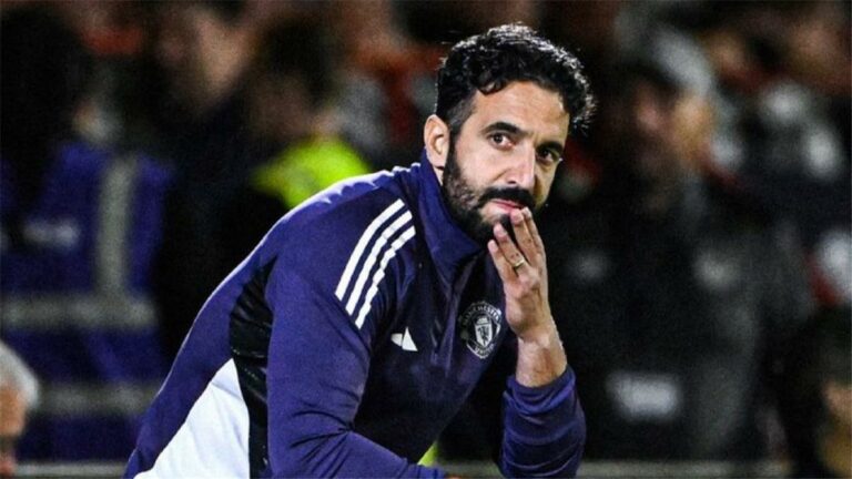 أموريم بعد الخروج المبكر من كأس الرابطة: لا أحد يستطيع تغيير 22 لاعبًا أموريم بعد الخروج المبكر من كأس الرابطة: لا أحد يستطيع تغيير 22 لاعبًا