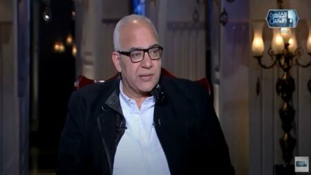 بكلمات مؤثرة.. بيومي فؤاد يودع مدير التصوير تيمور تيمور: "عاش فنانًا ومات إنسانًا" بكلمات مؤثرة.. بيومي فؤاد يودع مدير التصوير تيمور تيمور: "عاش فنانًا ومات إنسانًا"