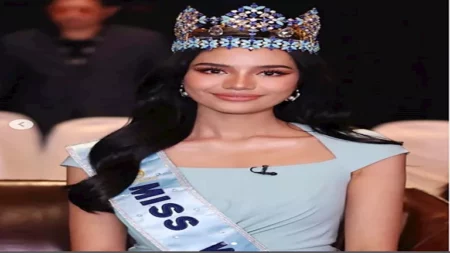 لديها 16 قطة و5 كلاب.. 18 صورة ومعلومات عن ملكة جمال العالم 2025