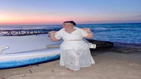 "إزاي خسيتي؟!".. إلهام شاهين تثير الجدل بوزن نحيف في الساحل "إزاي خسيتي؟!".. إلهام شاهين تثير الجدل بوزن نحيف في الساحل
