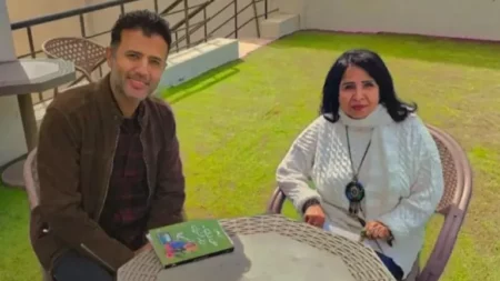 كوثر مصطفى تكشف كواليس تقديم "كده الأيام" وتؤكد سعادتها بالتعاون مع حمزة نمرة