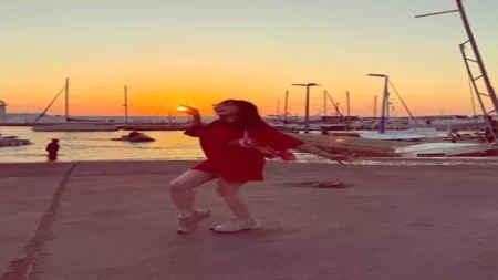 ساندي على موتوسيكل من أحدث ظهور على السوشيال ميديا والجمهور يعلق ساندي على موتوسيكل من أحدث ظهور على السوشيال ميديا والجمهور يعلق