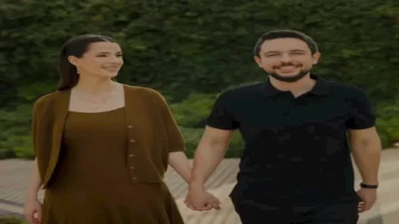 الثنائي الملكي يتألق.. حضور أنيق للأمير الحسين والأميرة رجوى