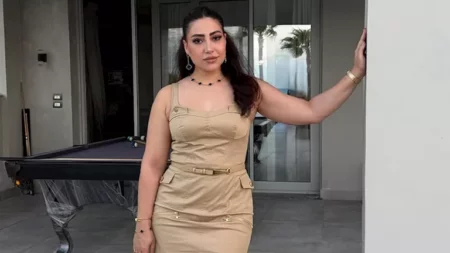 بالصور.. أحدث جلسة تصوير جريئة لـ بوسي والجمهور يغازلها