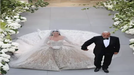 إطلالات ملكية ساحرة.. 20 صورة لـ أجمل فساتين زفاف المشاهير