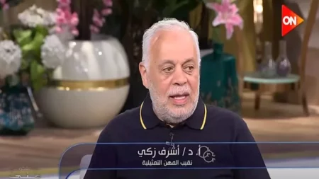 أشرف زكي عن دخول أبناء الفنانين مجال التمثيل: "لازم تصريح" أشرف زكي عن دخول أبناء الفنانين مجال التمثيل: "لازم تصريح"