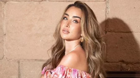 خطفت الأنظار بجمالها.. 10 صور لـ أبرز إطلالات هنا الزاهد في الساحل خطفت الأنظار بجمالها.. 10 صور لـ أبرز إطلالات هنا الزاهد في الساحل