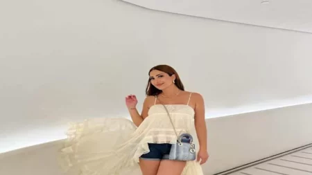 أحدث جلسة تصوير جريئة لـ نسرين طافش بـ"الهوت شورت" في برشلونة (صور)