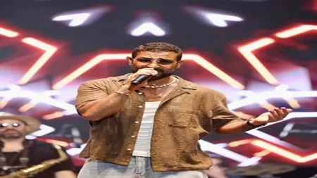 بچامة حرير بـ115 ألف جنيه.. أحمد سعد يلفت الأنظار في أحدث ظهور له