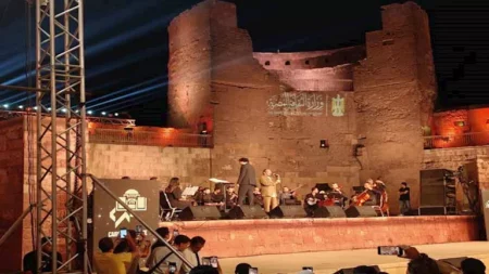 بالصور| علي الحجار يفتتح حفله في مهرجان القلعة للموسيقى والغناء بأغنية "المال والبنون"