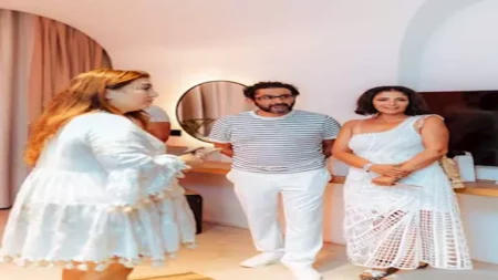 بينهم عمرو دياب ومنى زكي.. نجوم الفن في سهرة صيفية خاصة (صور)