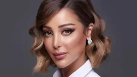 "لوك أمريكاني".. بسمة بوسيل حديث الجمهور في مهرجان البندقية (صور)