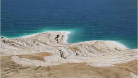 كيف تتشكل "عمالقة الملح" في البحر الميت؟ دراسة جديدة تجيب "صور"