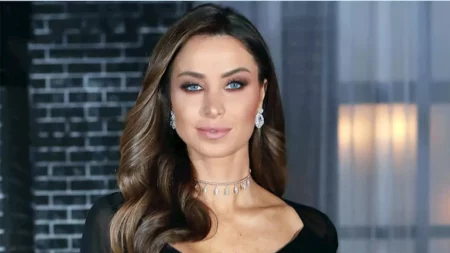 بفستان البحر.. أنابيلا هلال تتألق بالأبيض الجريء