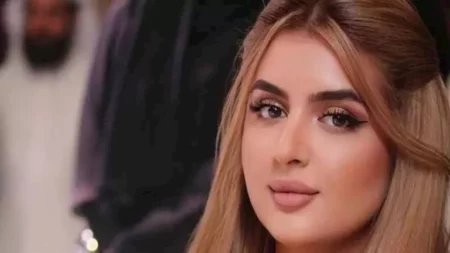 طلقت زوجها الأول.. 20 صورة ومعلومة عن الشيخة مهرة بعد خطوبتها من مطرب