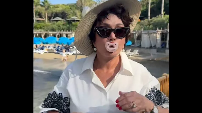 بـ "سكاتة الأطفال".. لبلبة توجه نصيحة للمدخنين للإقلاع عن التدخين بـ "سكاتة الأطفال".. لبلبة توجه نصيحة للمدخنين للإقلاع عن التدخين