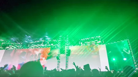 عمرو دياب لجمهور حفل "العلمين الجديدة": حد سمع الألبوم ومهم أكون معاكم كل سنة