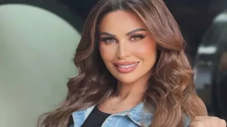 كروب توب جريء.. كيف نسقت مي سليم إطلالتها؟