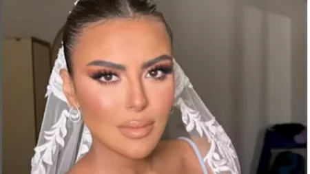 طرحة عروس و"كروب توب".. هاجر الشرنوبي تتألق في أحدث ظهور لها