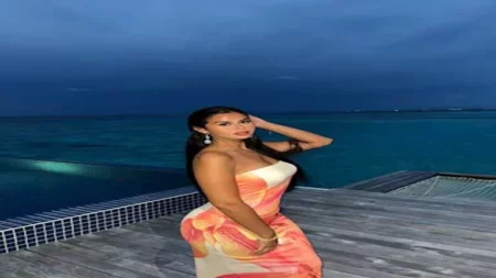 بـ"فستان جريء".. منة عرفة تنشر صورًا جديدة أمام البحر في المالديف بـ"فستان جريء".. منة عرفة تنشر صورًا جديدة أمام البحر في المالديف