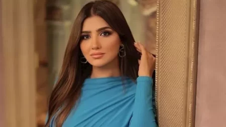 فستان قصير وجريء.. كيف نسقت مي عمر إطلالتها؟