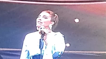 أصالة تفتتح حفل "العلمين الجديدة" بأغنية "شكرا": بموت على مصر أصالة تفتتح حفل "العلمين الجديدة" بأغنية "شكرا": بموت على مصر