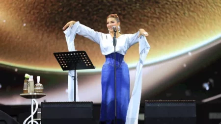 أصالة بحفل العلمين الجديدة: البنات أحلى اليوم وصقفة لماما الحلوة