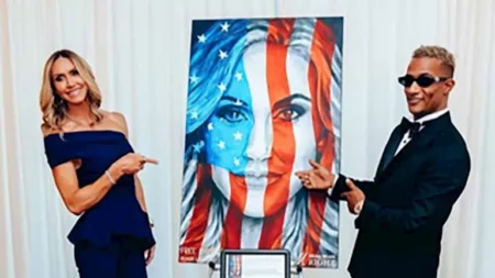 محمد رمضان يلتقي عائلة ترامب بعد دعوتهم لاستقباله بمنزلهم في نيويورك (صور وفيديو) محمد رمضان يلتقي عائلة ترامب بعد دعوتهم لاستقباله بمنزلهم في نيويورك (صور وفيديو)