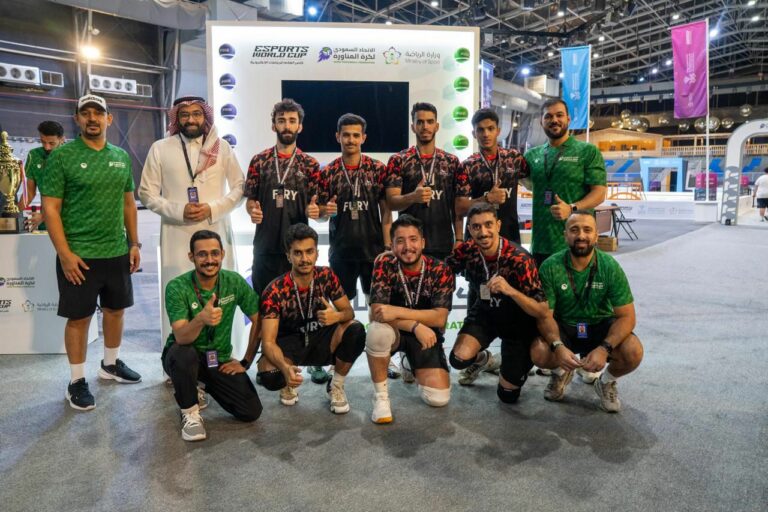 تتويج الفائزين في “صيفية كرة المناورة” على هامش المونديال الإلكتروني تتويج الفائزين في "صيفية كرة المناورة" على هامش المونديال الإلكتروني