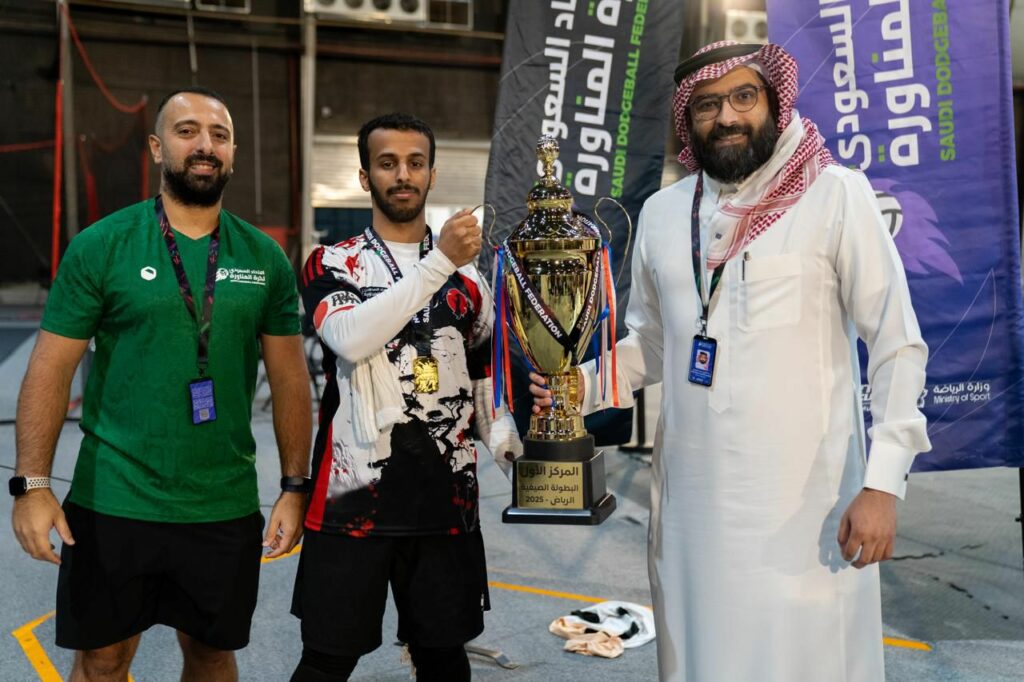 تتويج الفائزين في "صيفية كرة المناورة" على هامش المونديال الإلكتروني 2 تتويج الفائزين في "صيفية كرة المناورة" على هامش المونديال الإلكتروني