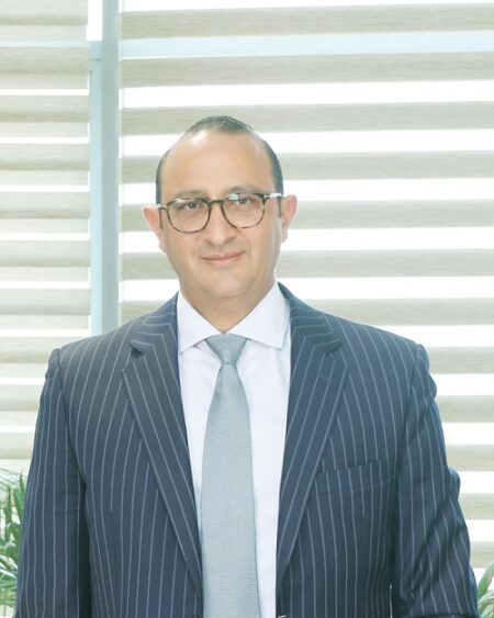 تابعتين لـ«Ebank» تبيعان حصتهما في شركتي «تنمية السياحة» و«الاستثمارات السياحية بسهل حشيش» تابعتين لـ«Ebank» تبيعان حصتهما في شركتي «تنمية السياحة» و«الاستثمارات السياحية بسهل حشيش»