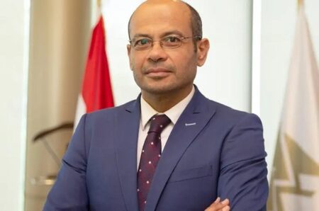 رئيس البورصة المصرية: جارِ العمل على قيد 6 شركات جديدة تمهيدًا للطرح