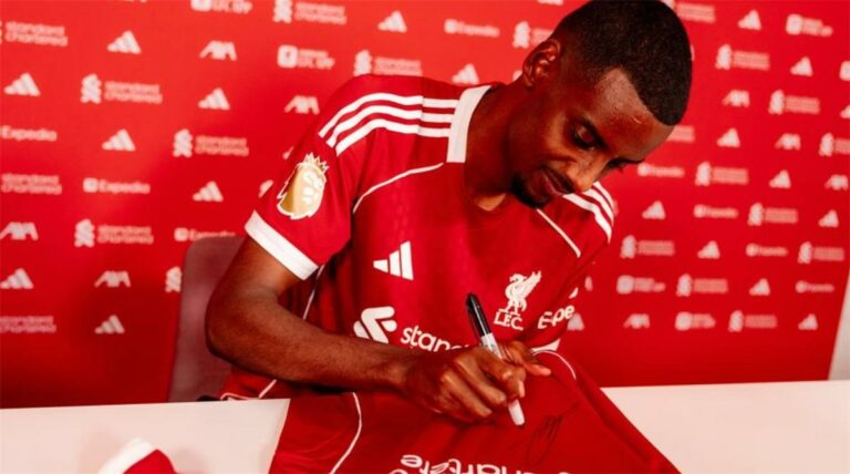 ألكسندر إيزاك: مررت بصيف صعب وأتطلع لمجاورة محمد صلاح في هجوم ليفربول ألكسندر إيزاك: مررت بصيف صعب وأتطلع لمجاورة محمد صلاح في هجوم ليفربول